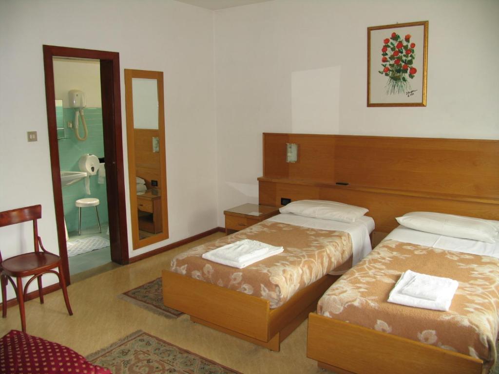 Hotel Oasi Trento Phòng bức ảnh